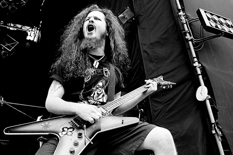 Dimebag Darrell de Pantera tocando en vivo